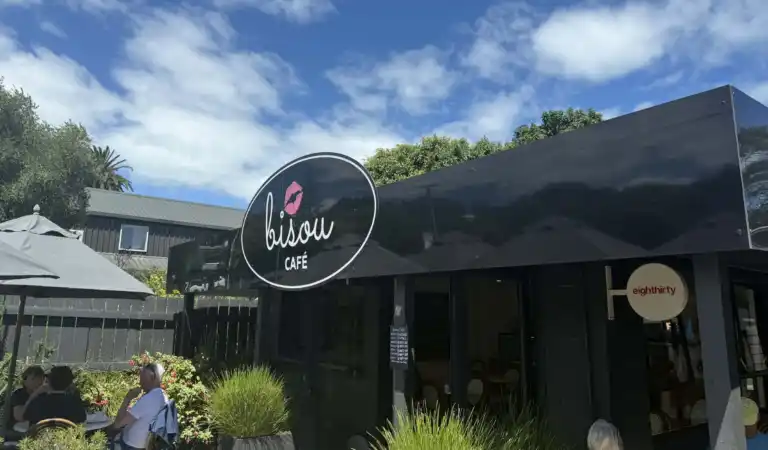 Bisou Cafe