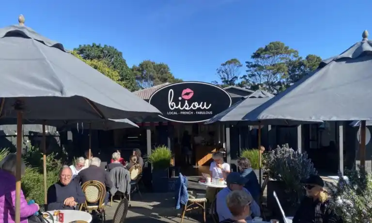 Bisou Cafe