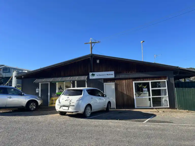 Te Korowai O Waiheke (Bird Song)