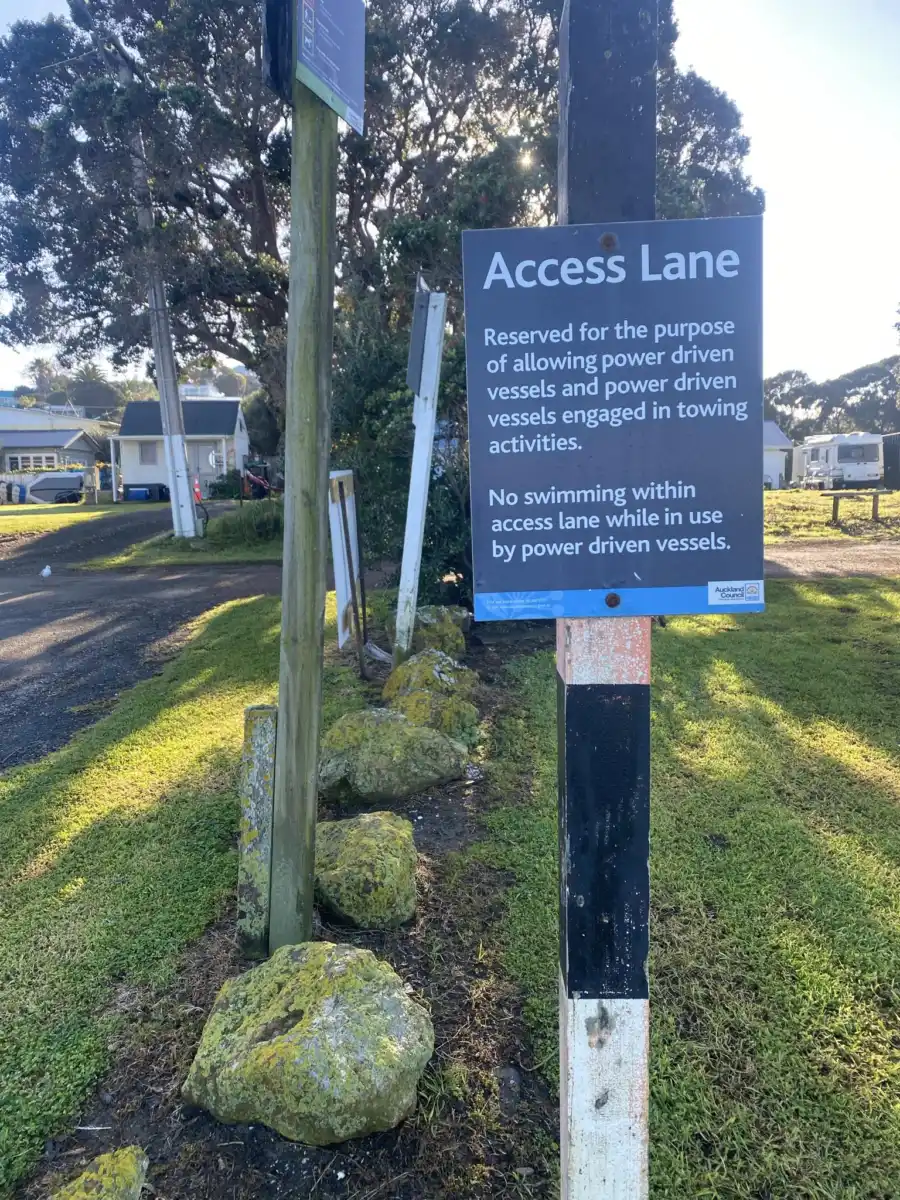 Surfdale Beach Ski Lane Sign