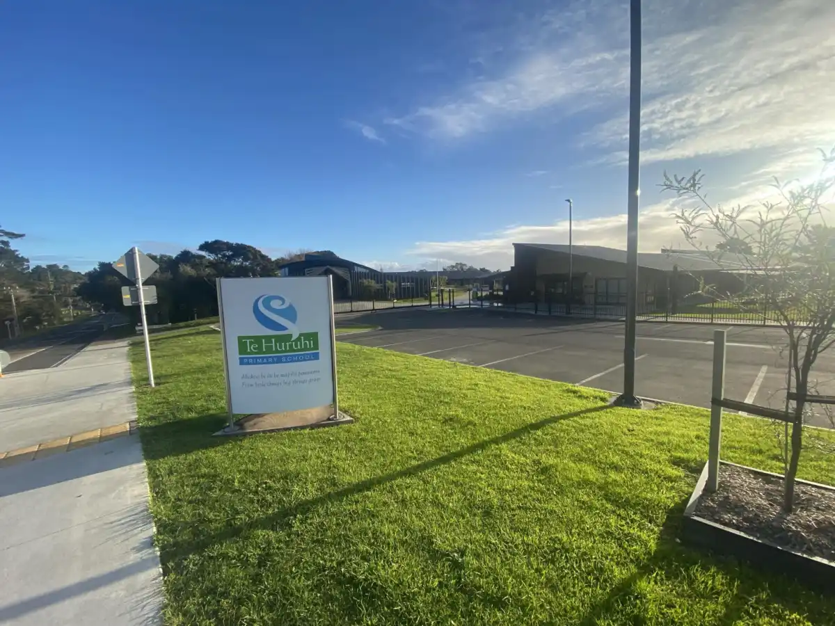Te Huruhi Primary School Front and Carpark