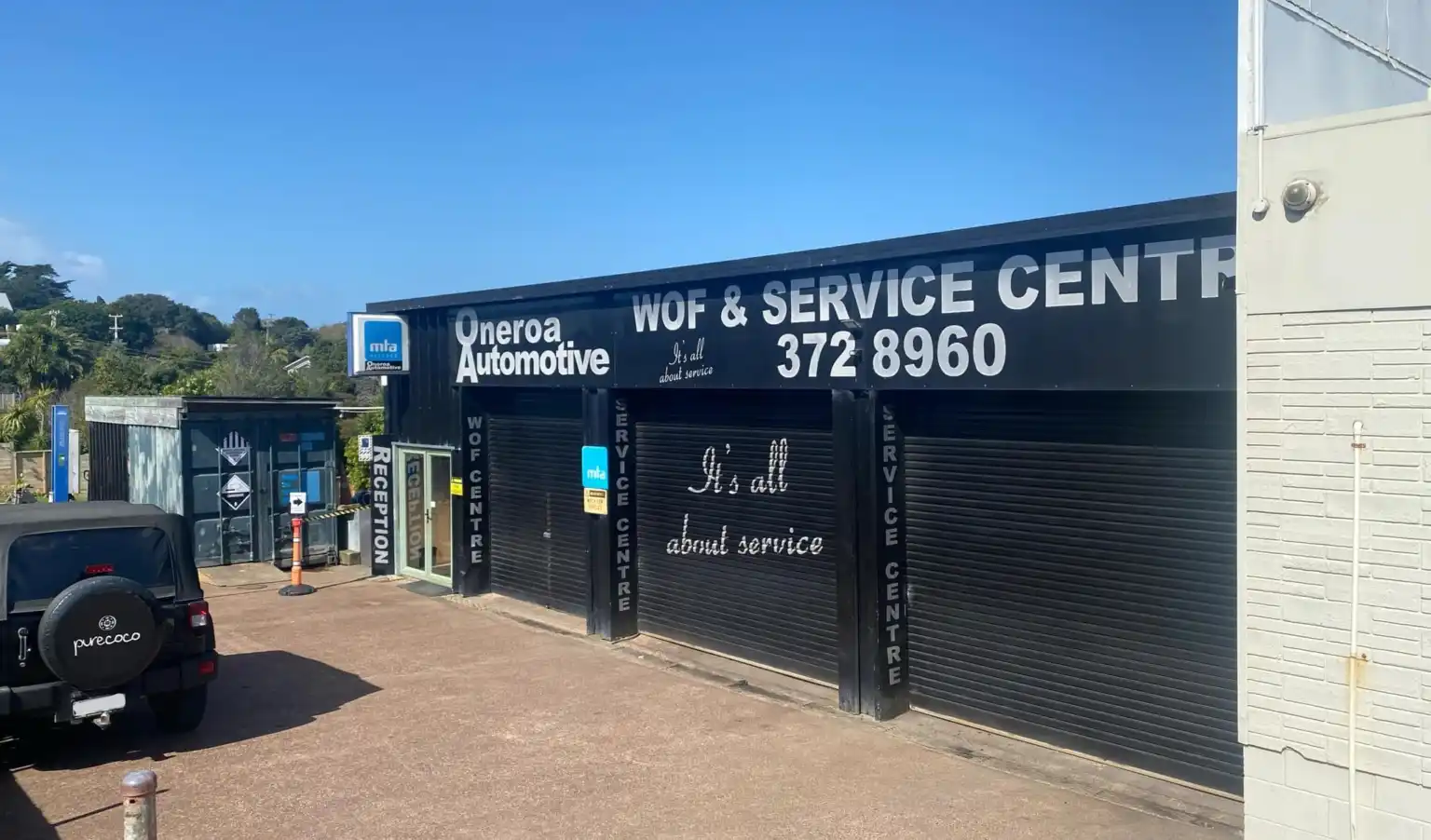 Oneroa Automotive Entrance