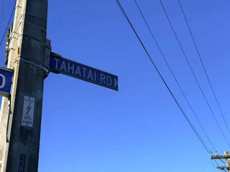 Tahatai Road