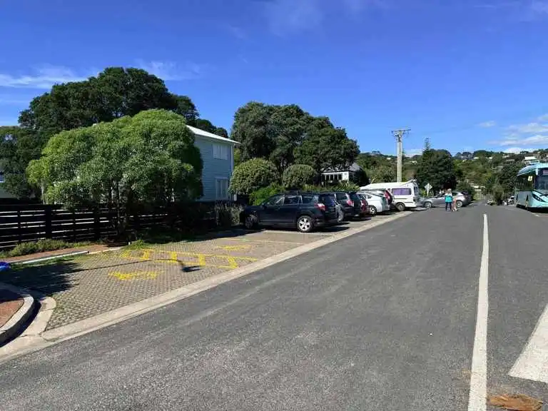 Third Ave / Charlie Farley’s Carpark